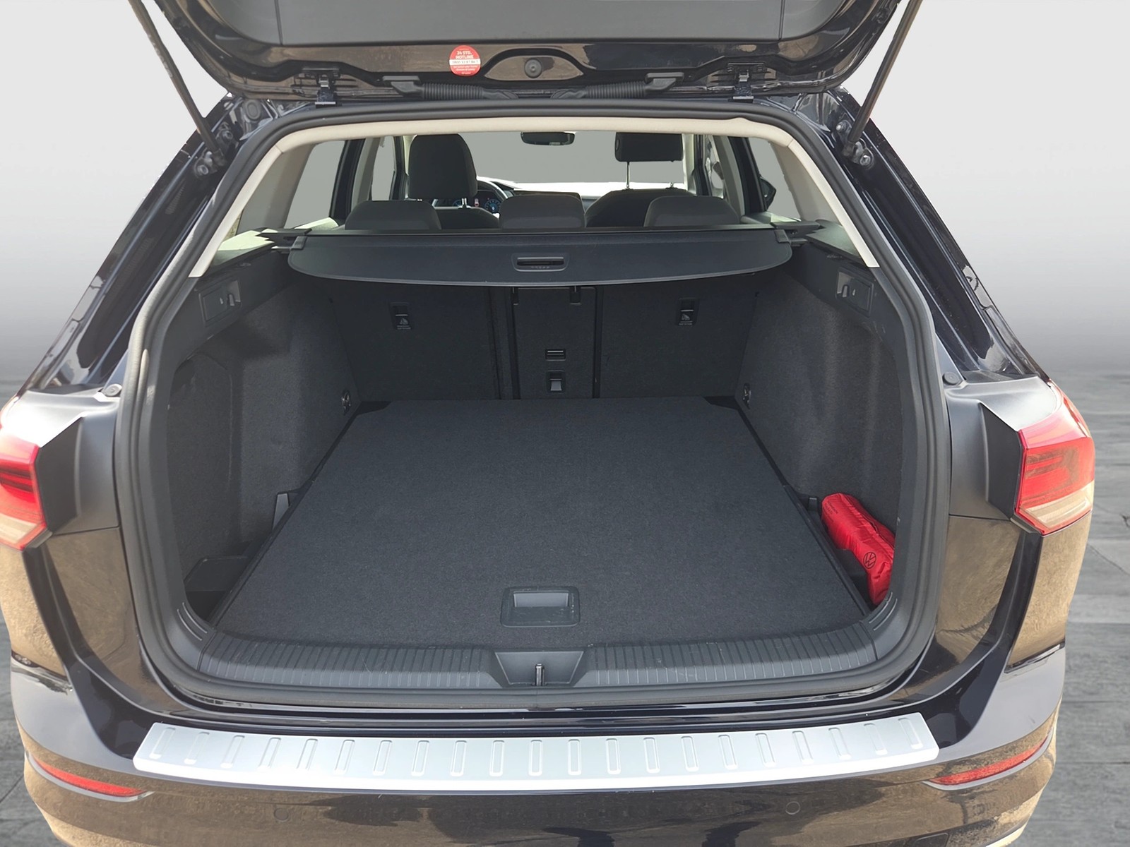 Fahrzeugabbildung Volkswagen Golf VIII Variant TDI Style LED+ DSG Navi ACC PDC