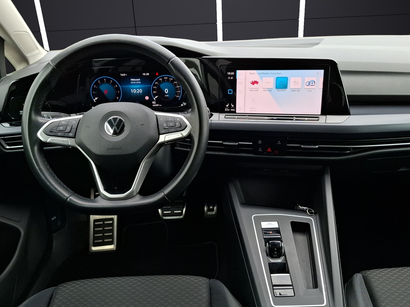 Fahrzeugabbildung Volkswagen Golf VIII eTSI United DSG LED Navi AID ACC RFK SH
