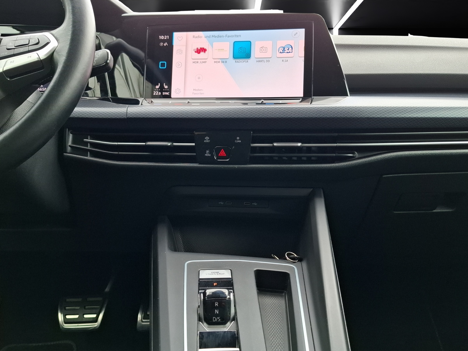 Fahrzeugabbildung Volkswagen Golf VIII eTSI United DSG LED Navi AID ACC RFK SH