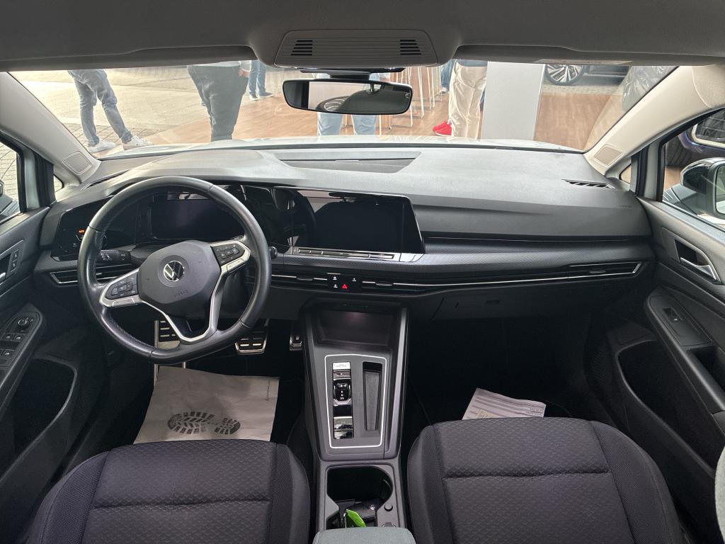 Fahrzeugabbildung Volkswagen Golf VIII eTSI United DSG LED Navi AID ACC RFK SH