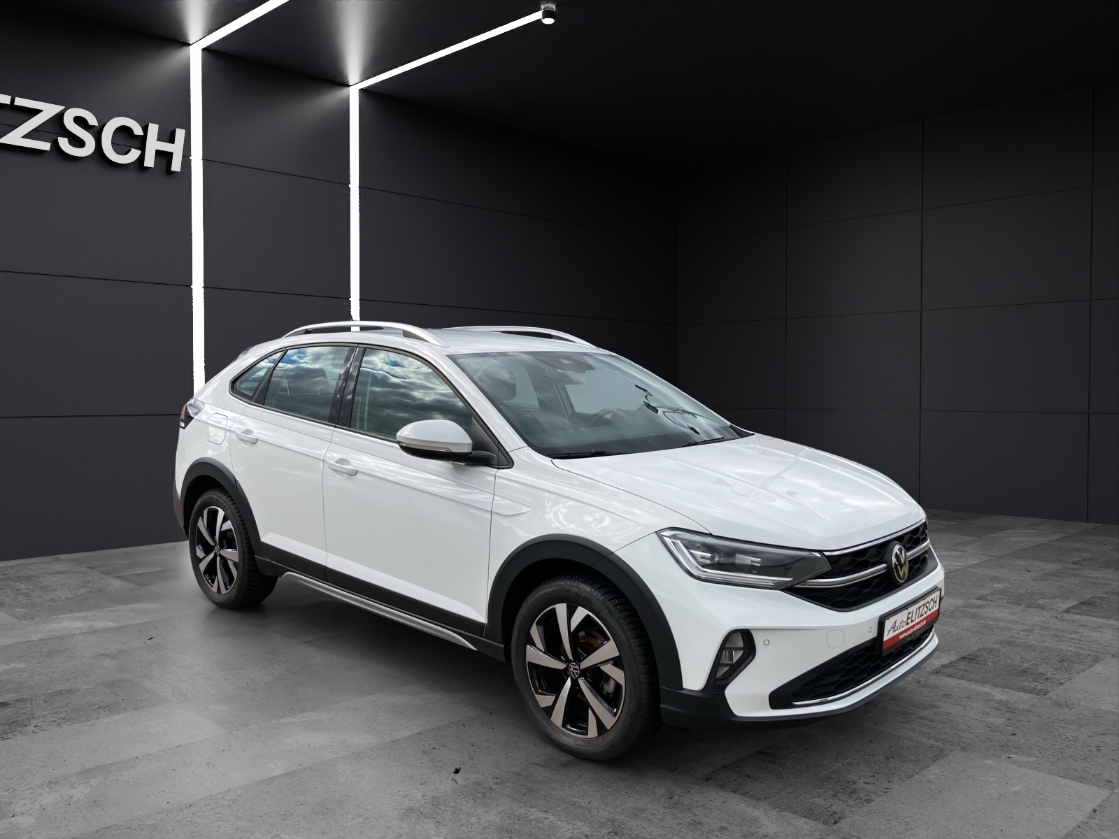 Fahrzeugabbildung Volkswagen Taigo TSI Style DSG IQ-Light Navi AHK RFK SHZ