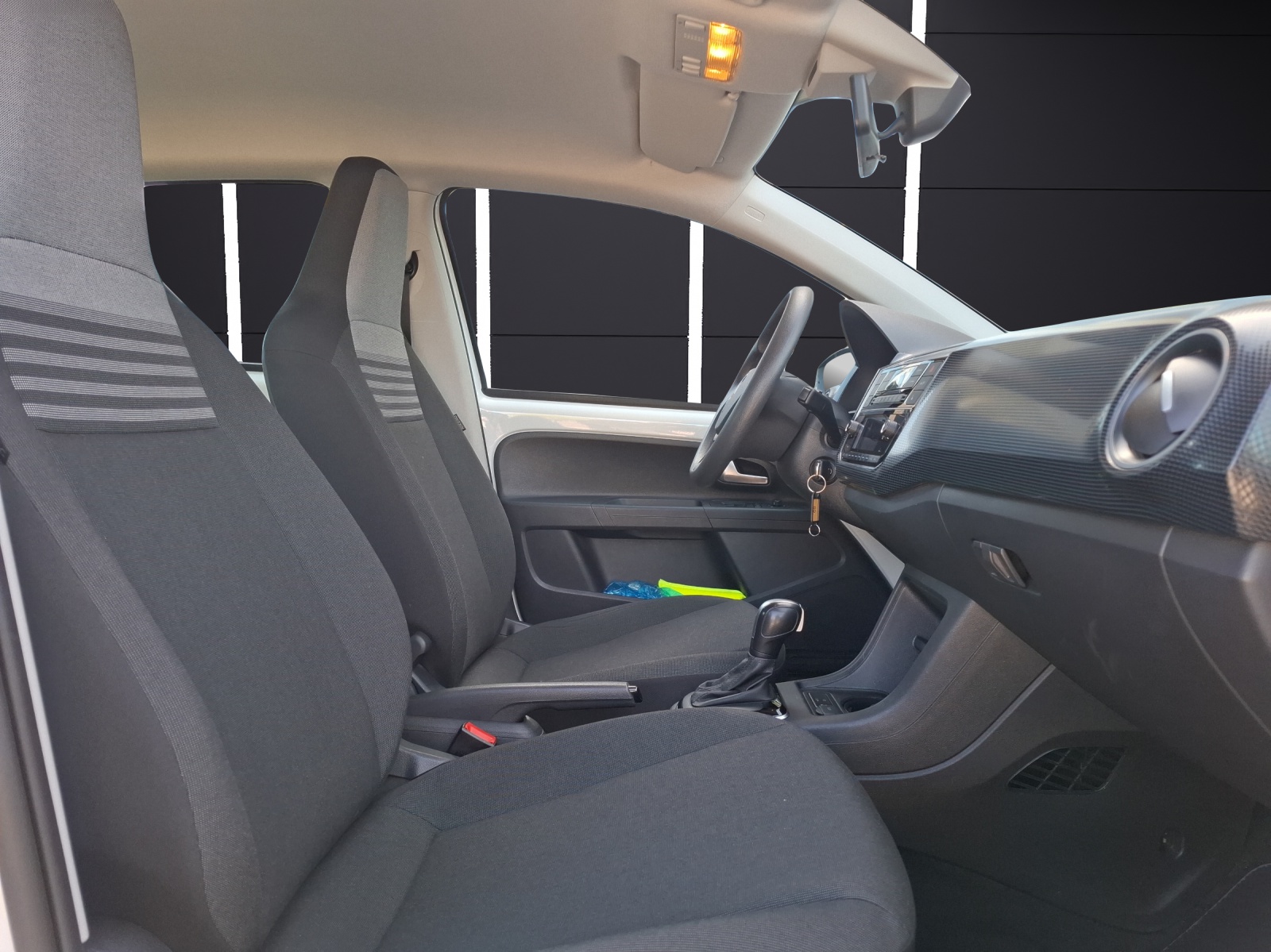 Fahrzeugabbildung Volkswagen up! e-up! Climatronic DAB SHZ beheiz FS