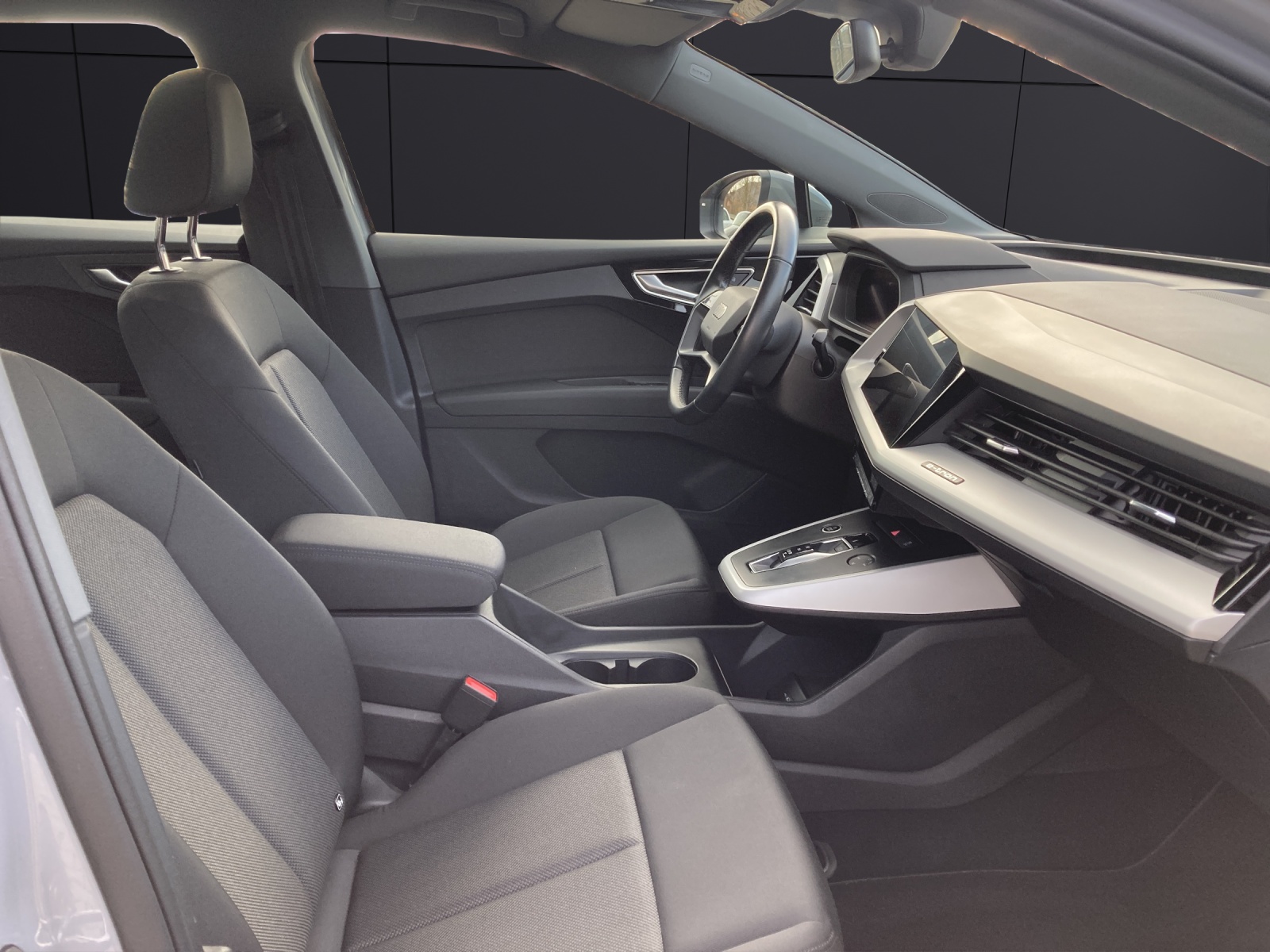 Fahrzeugabbildung Audi Q4 40 e-tron LED WÄPU CLIMA AVC RFK
