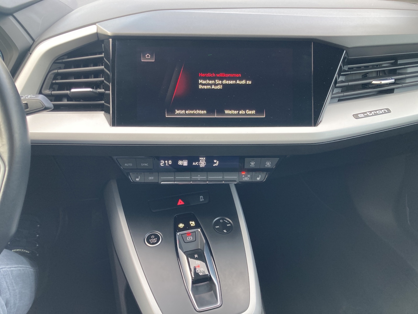 Fahrzeugabbildung Audi Q4 40 e-tron LED WÄPU CLIMA AVC RFK