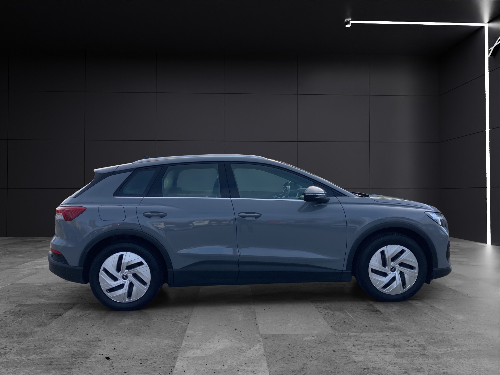 Fahrzeugabbildung Audi Q4 40 e-tron LED WÄPU CLIMA AVC RFK