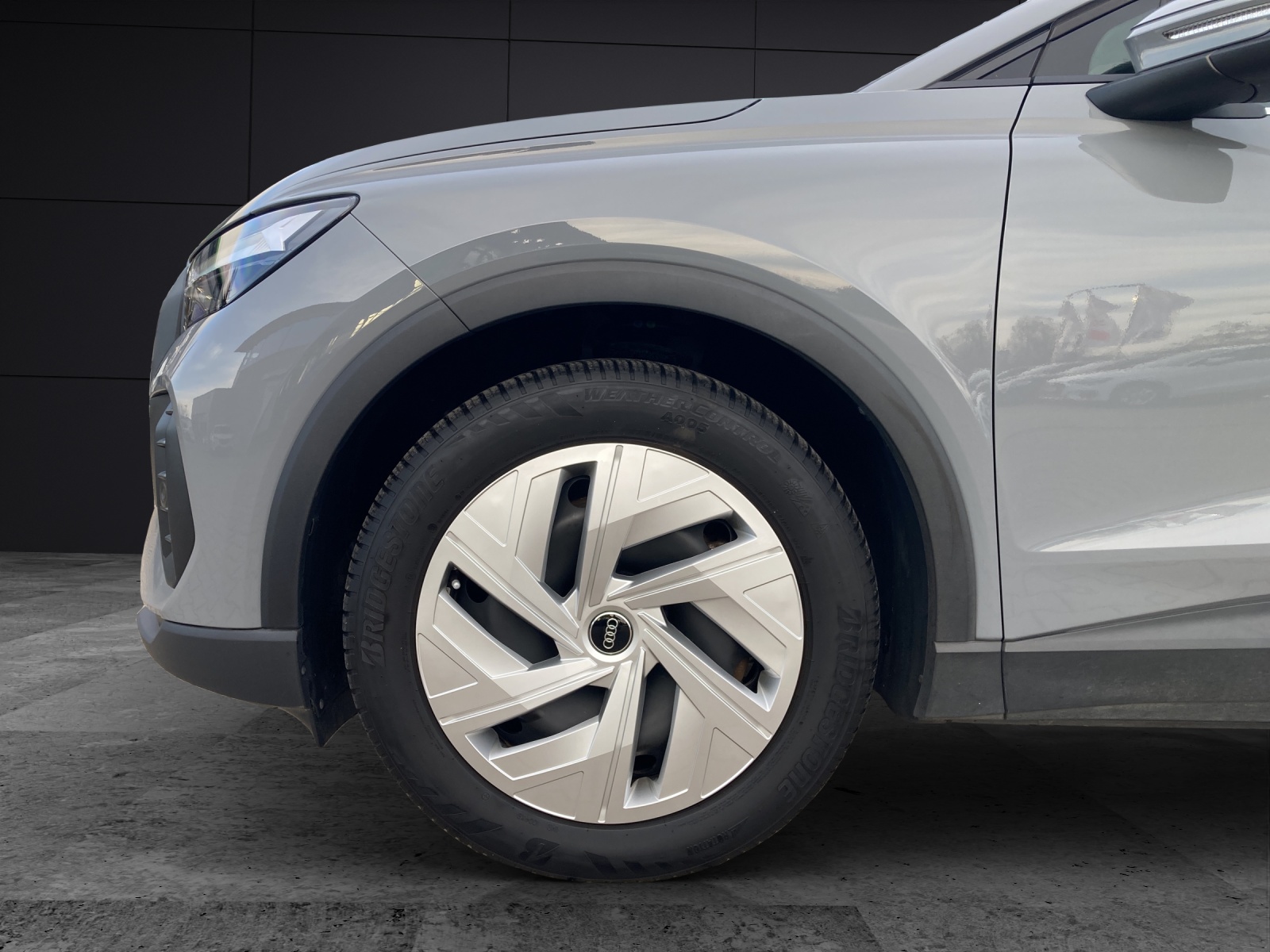 Fahrzeugabbildung Audi Q4 40 e-tron LED WÄPU CLIMA AVC RFK