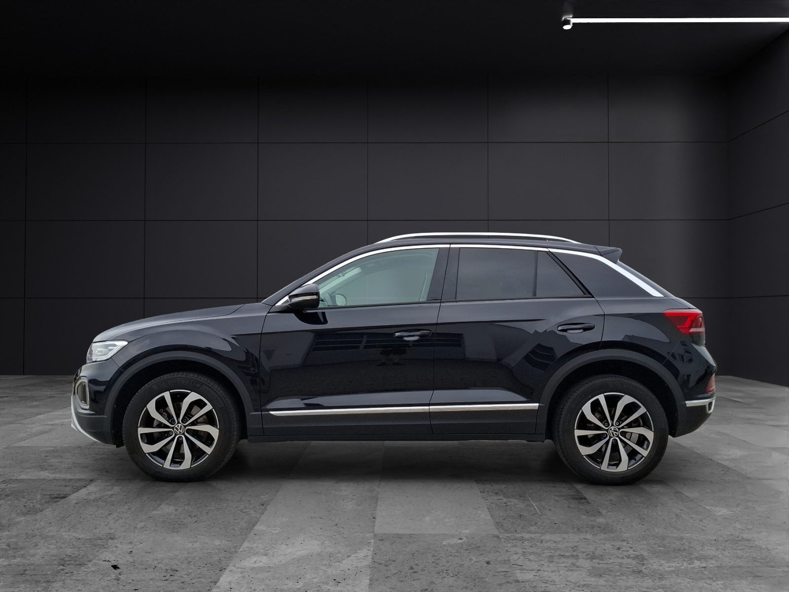 Fahrzeugabbildung Volkswagen T-Roc TDI DSG Style LED AHK Navi AID ACC RFK SH