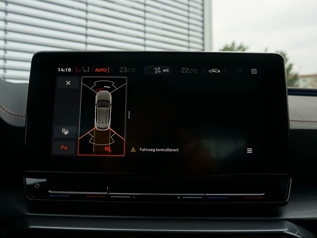 Fahrzeugabbildung CUPRA Formentor TSI Basís DSG LED Navi Pano AID ACC 360° SH