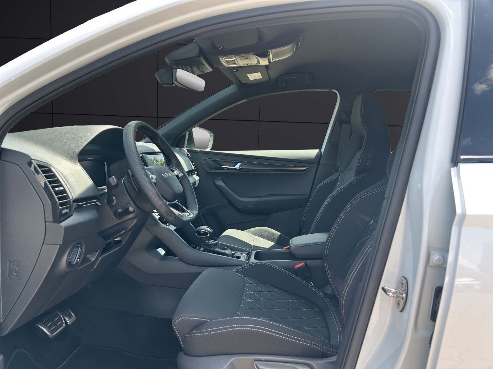 Fahrzeugabbildung SKODA Karoq 2.0 TDI Sportline MATRIX AHK