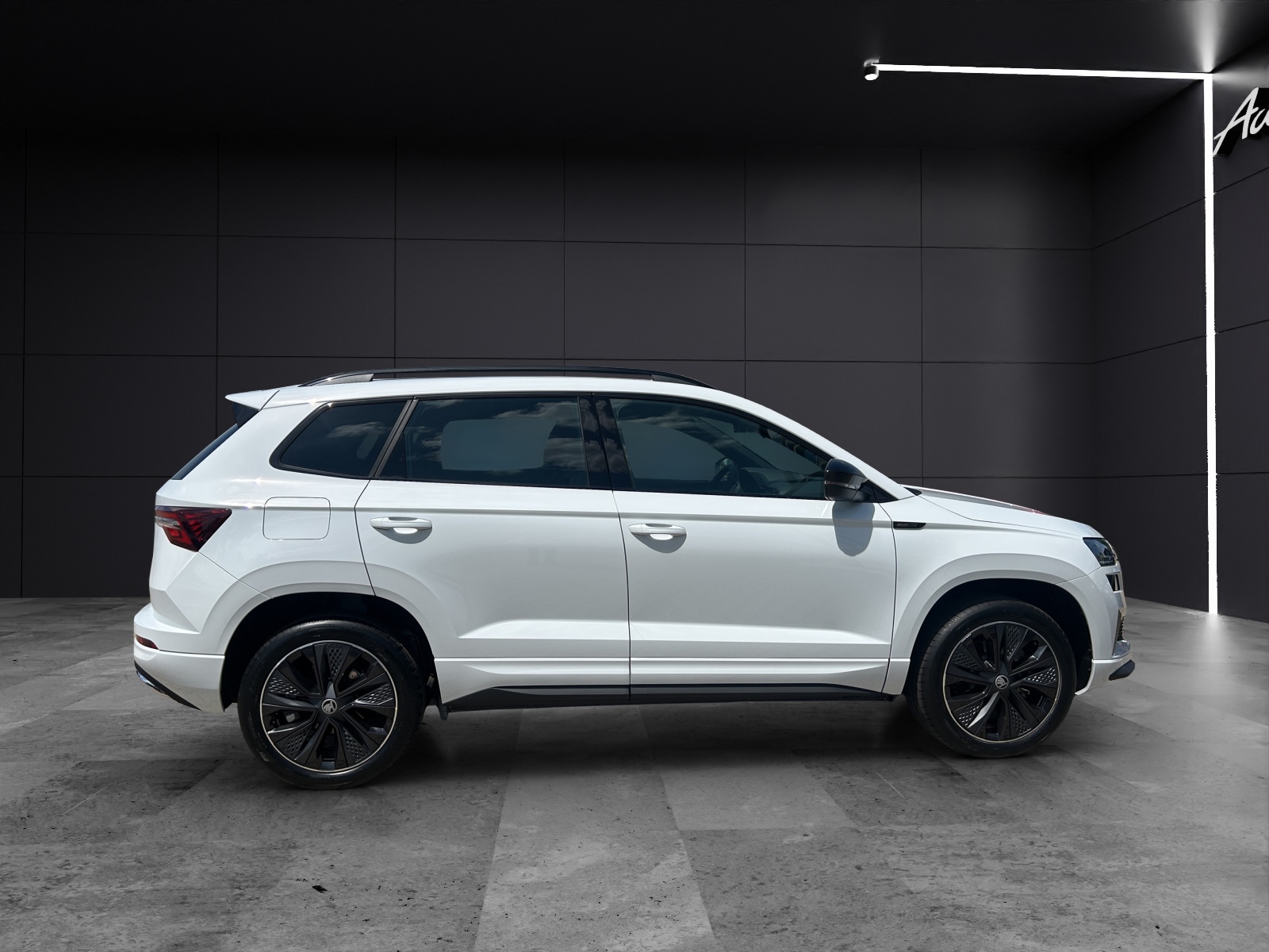 Fahrzeugabbildung SKODA Karoq 2.0 TDI Sportline MATRIX AHK