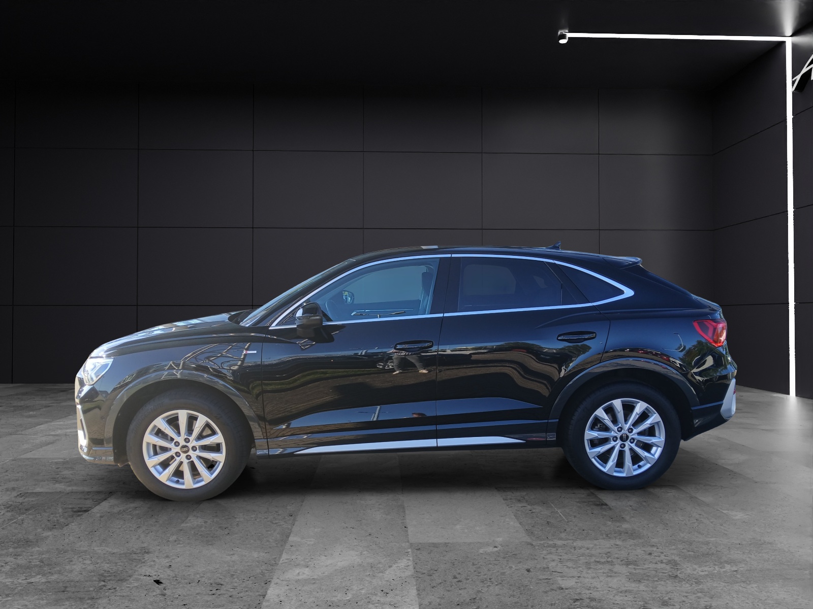 Fahrzeugabbildung Audi Q3 Sportback 45 TFSI quattro S-line S-tronic LED Navi AVC ACC SH