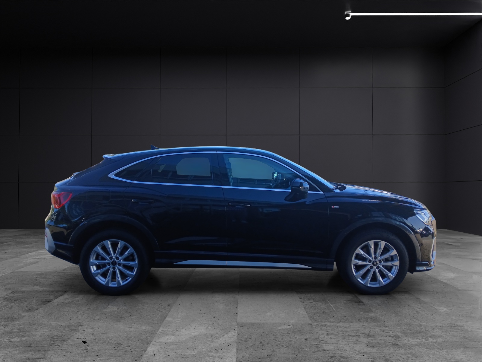 Fahrzeugabbildung Audi Q3 Sportback 45 TFSI quattro S-line S-tronic LED Navi AVC ACC SH