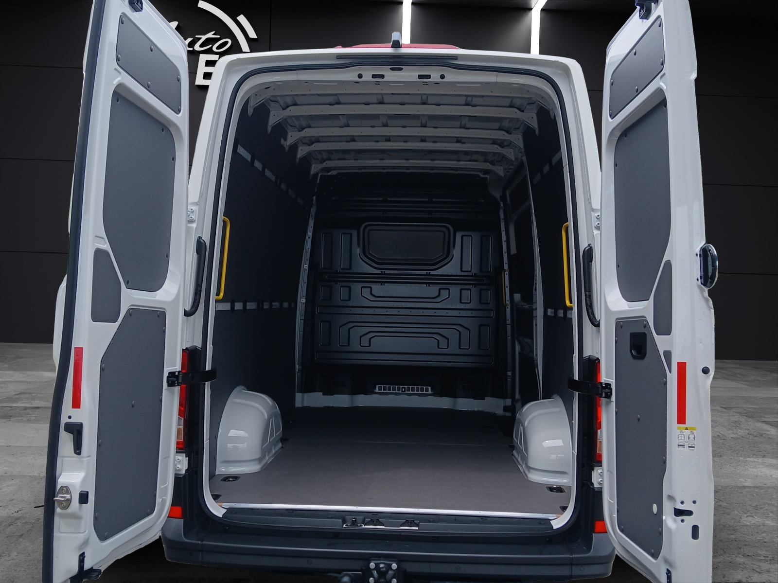 Fahrzeugabbildung Volkswagen Crafter Kasten TDI MR AHK LED KLIMA SITZH. RFK VORB. DIGITAL TACHOGRAF