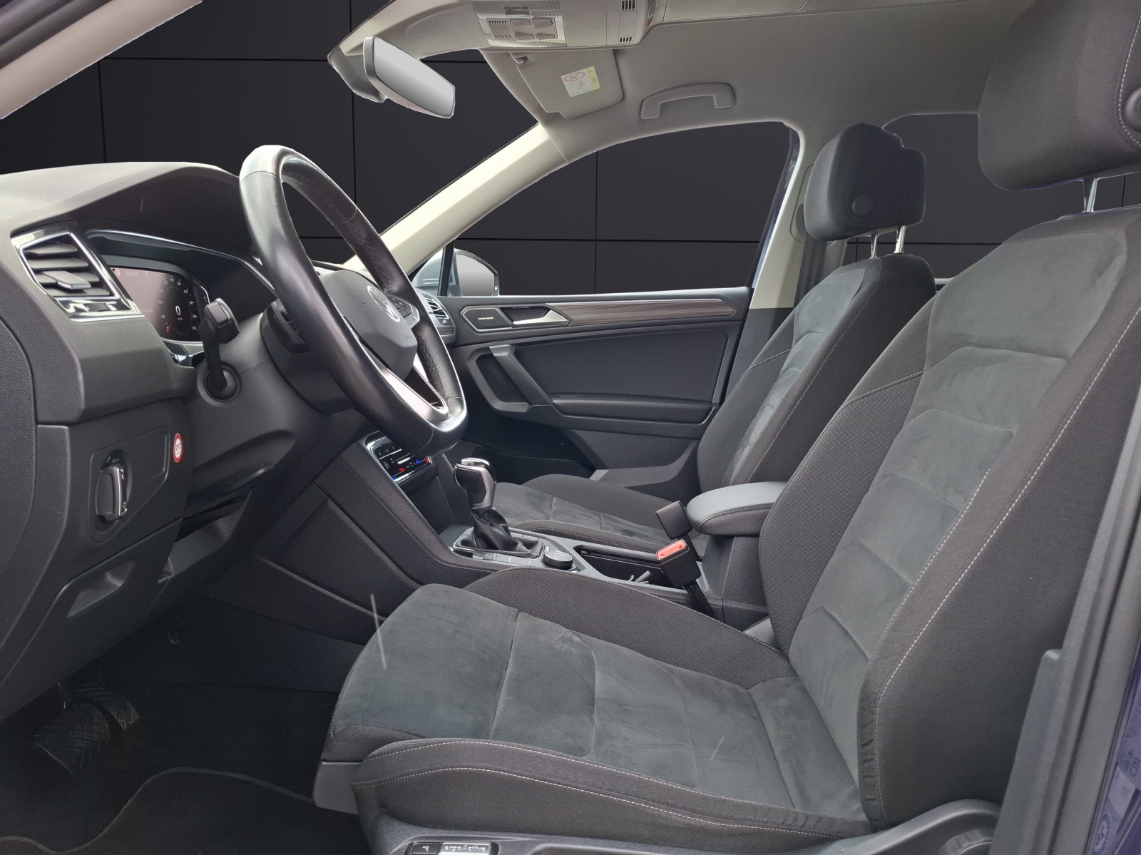 Fahrzeugabbildung Volkswagen Tiguan Allspace TDI Elegance DSG 4M Standhzg. Matrix Navi AID ACC RFK Harman SH 19