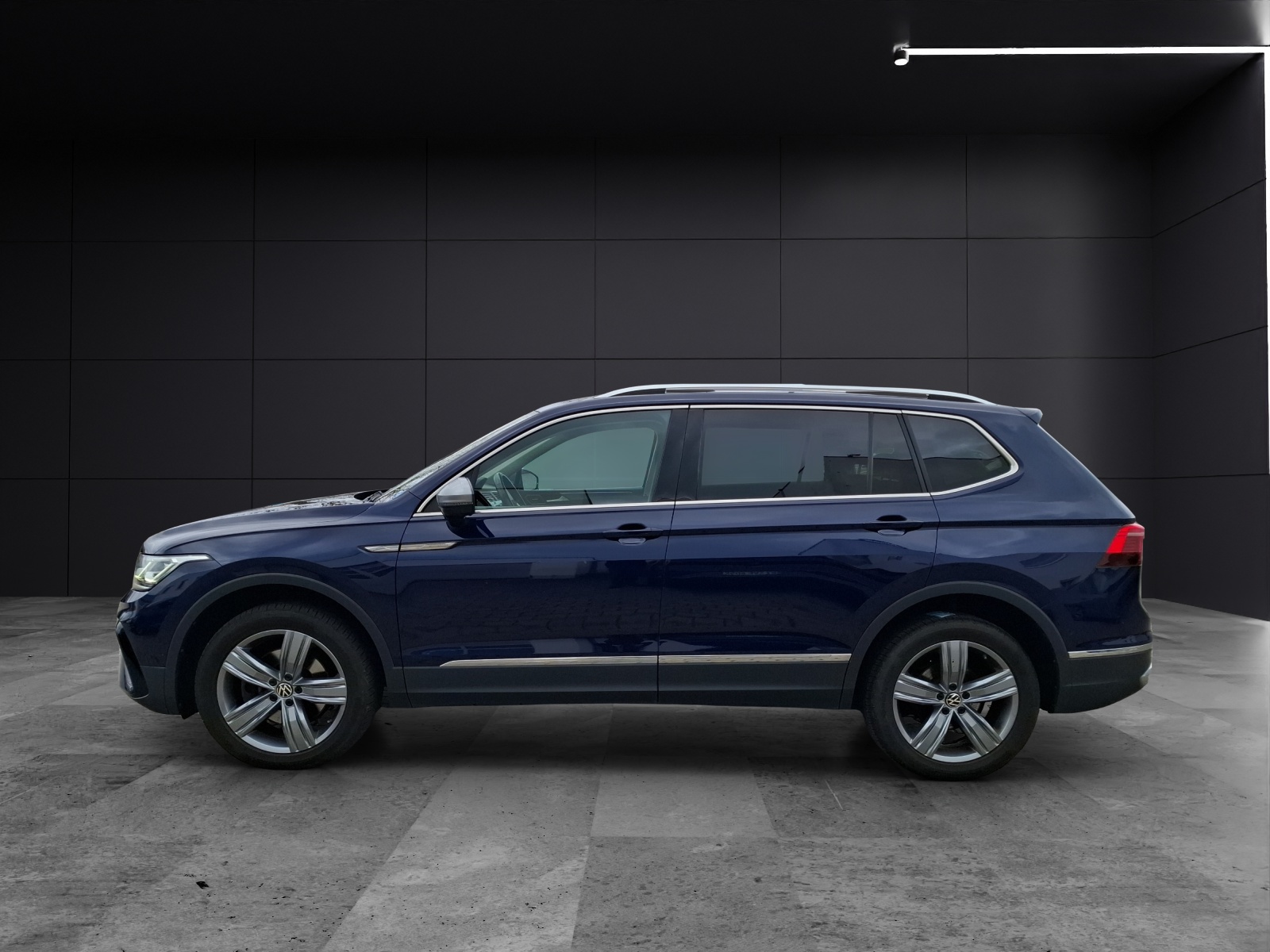 Fahrzeugabbildung Volkswagen Tiguan Allspace TDI Elegance DSG 4M Standhzg. Matrix Navi AID ACC RFK Harman SH 19