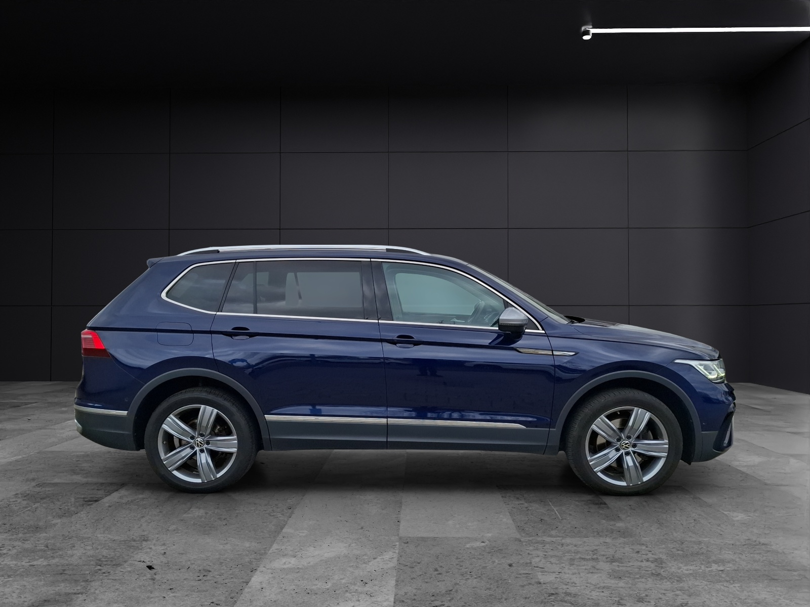 Fahrzeugabbildung Volkswagen Tiguan Allspace TDI Elegance DSG 4M Standhzg. Matrix Navi AID ACC RFK Harman SH 19