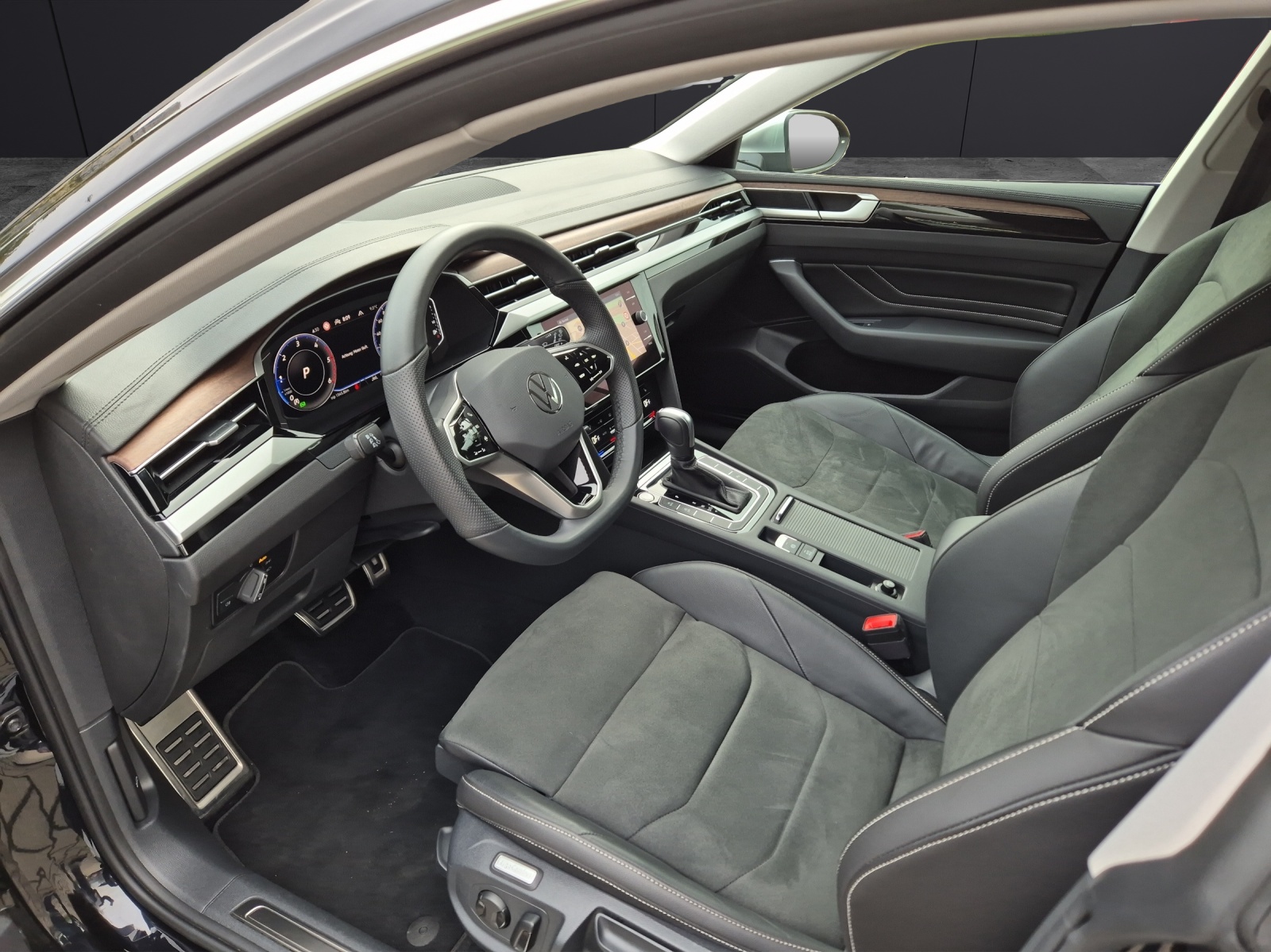 Fahrzeugabbildung Volkswagen Arteon SB TDI Elegance DSG LED AHK Navi AID ACC RFK SH