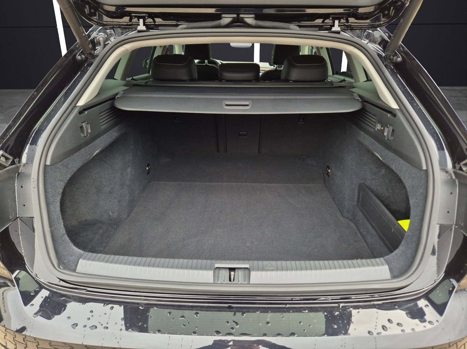 Fahrzeugabbildung Volkswagen Arteon SB TDI Elegance DSG LED AHK Navi AID ACC RFK SH