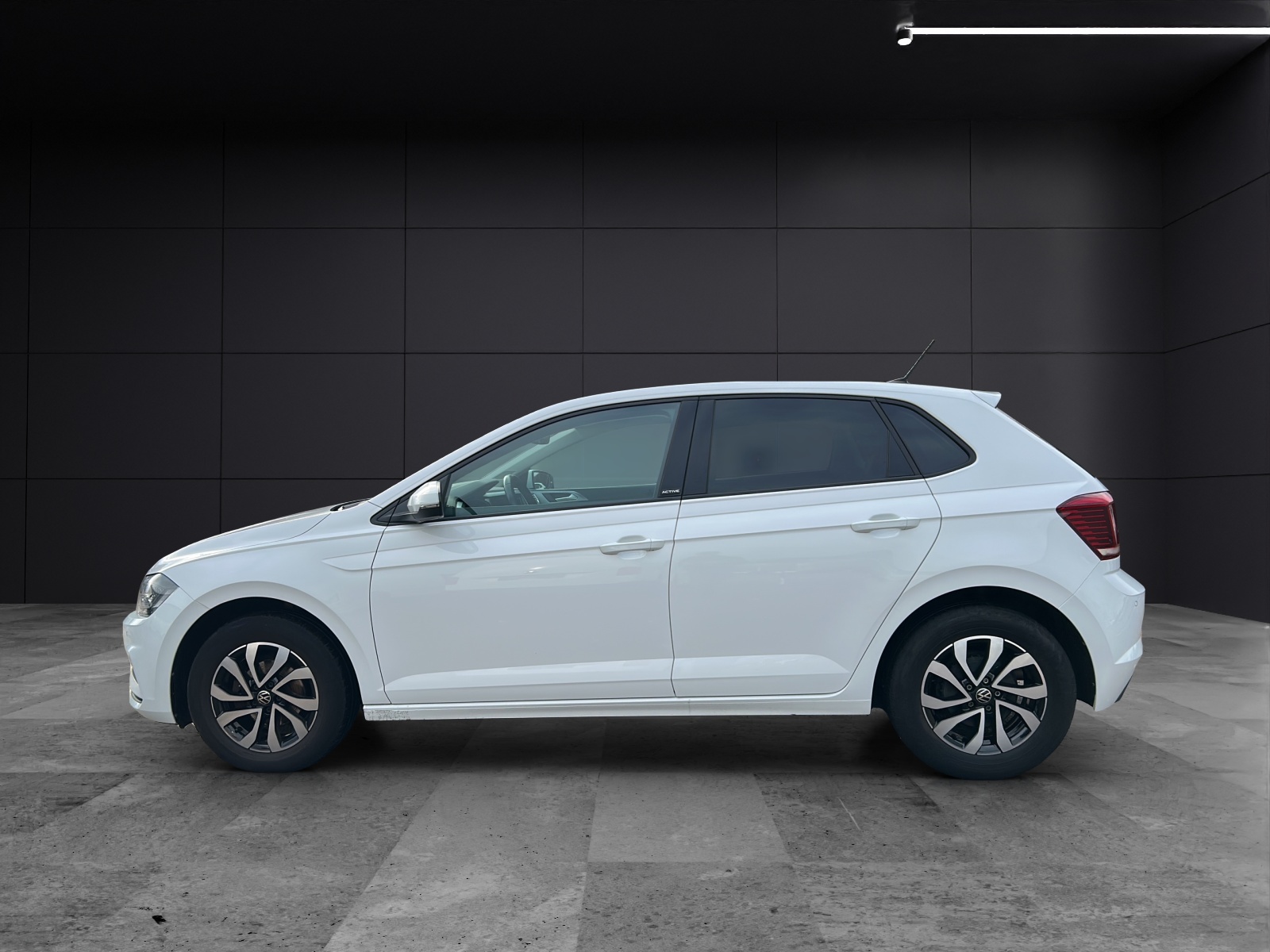 Fahrzeugabbildung Volkswagen Polo TSI Active LED Climatronic ACC PDC SH LM