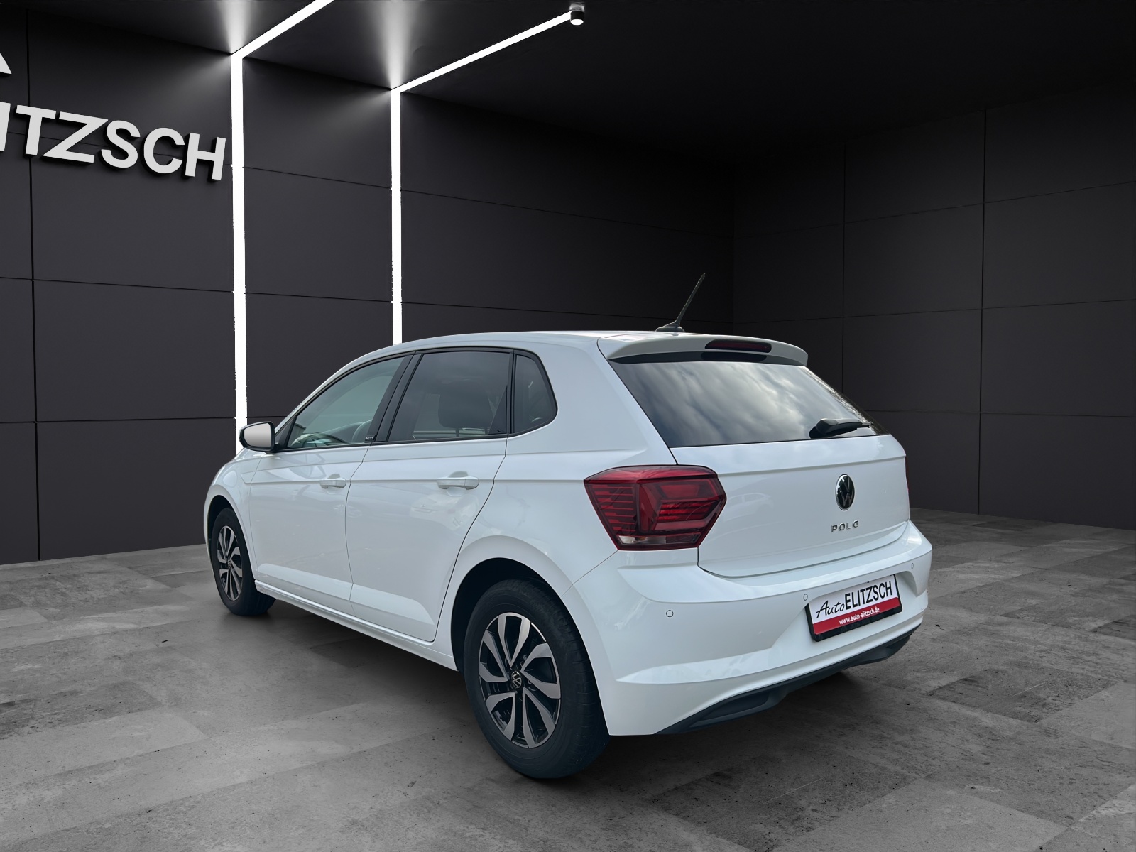 Fahrzeugabbildung Volkswagen Polo TSI Active LED Climatronic ACC PDC SH LM