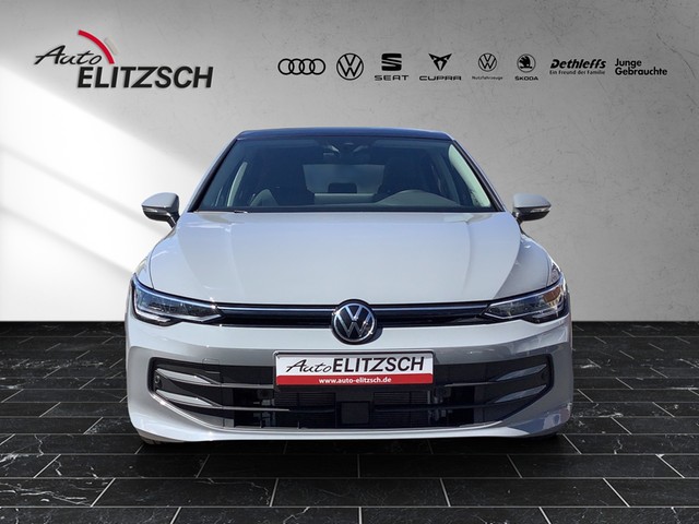 Fahrzeugabbildung Volkswagen Golf VIII TSI Life PANO AHK ACC Navi