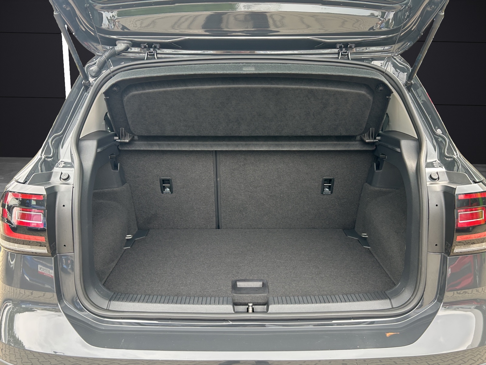 Fahrzeugabbildung Volkswagen T-Cross Style DSG LED Navi VC RFK SHZ 17