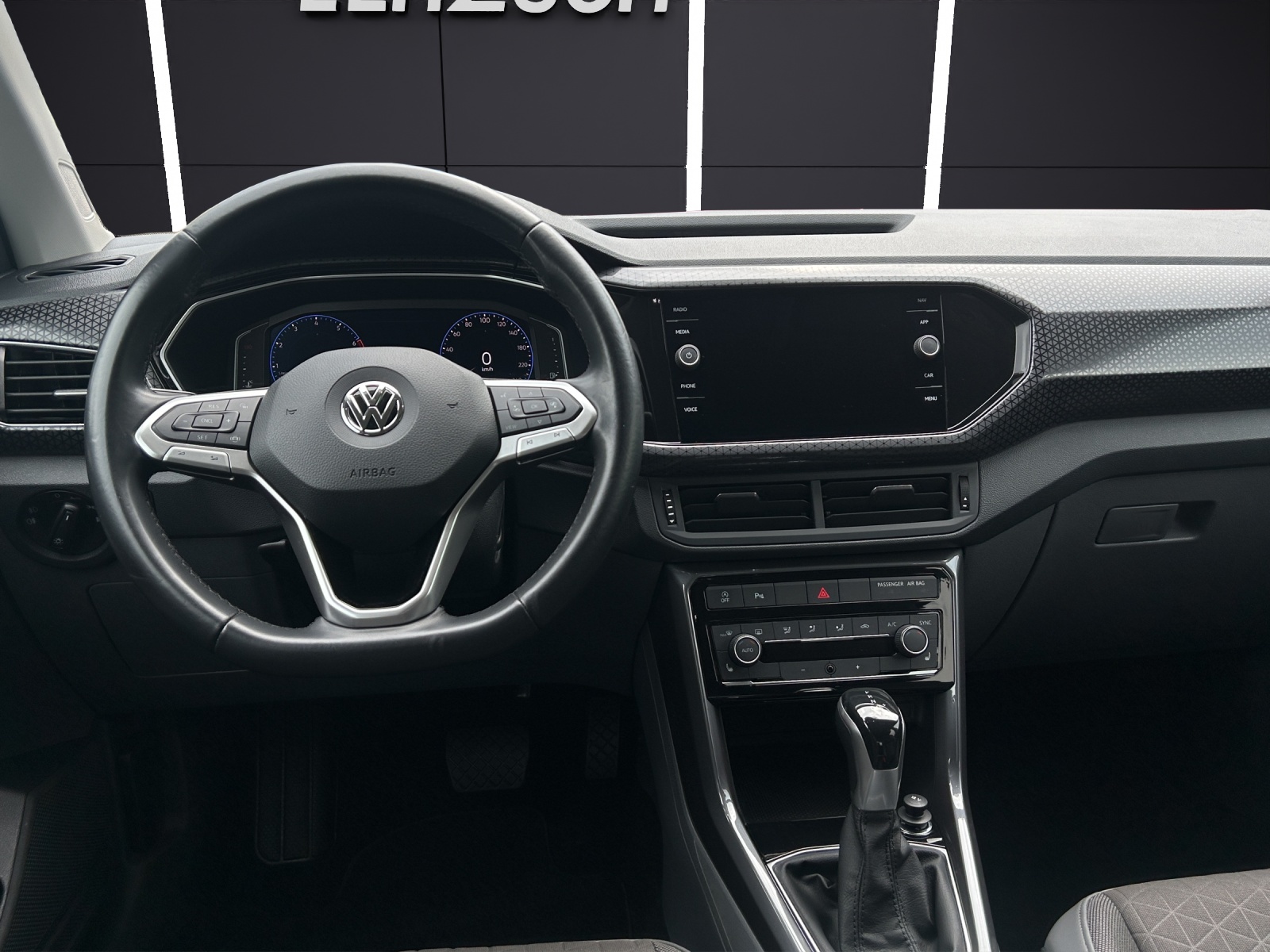 Fahrzeugabbildung Volkswagen T-Cross Style DSG LED Navi VC RFK SHZ 17