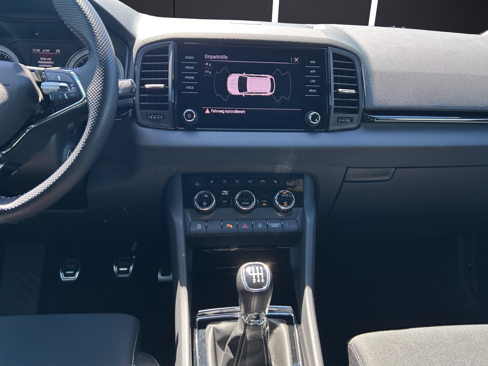 Fahrzeugabbildung SKODA Karoq Sportline LED Navi GRA 4xSHZ SmartLink