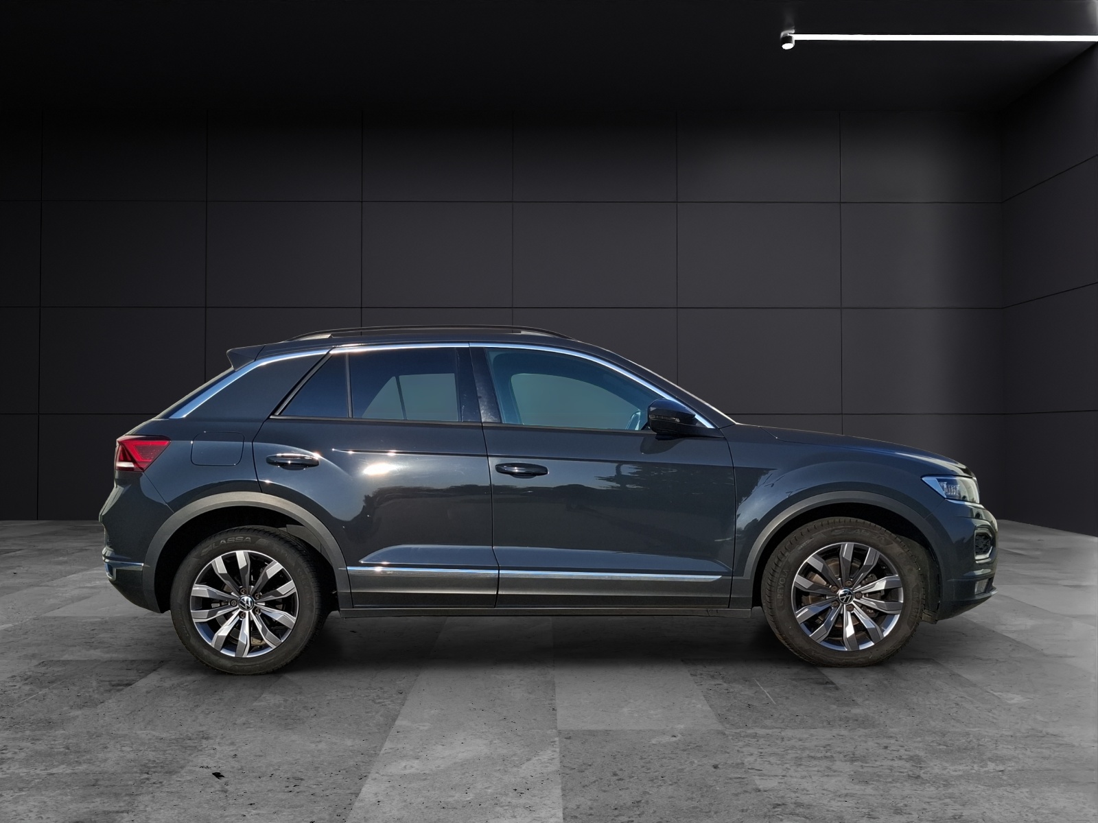 Fahrzeugabbildung Volkswagen T-Roc TSI Sport LED AHK ACC PDC SHZ