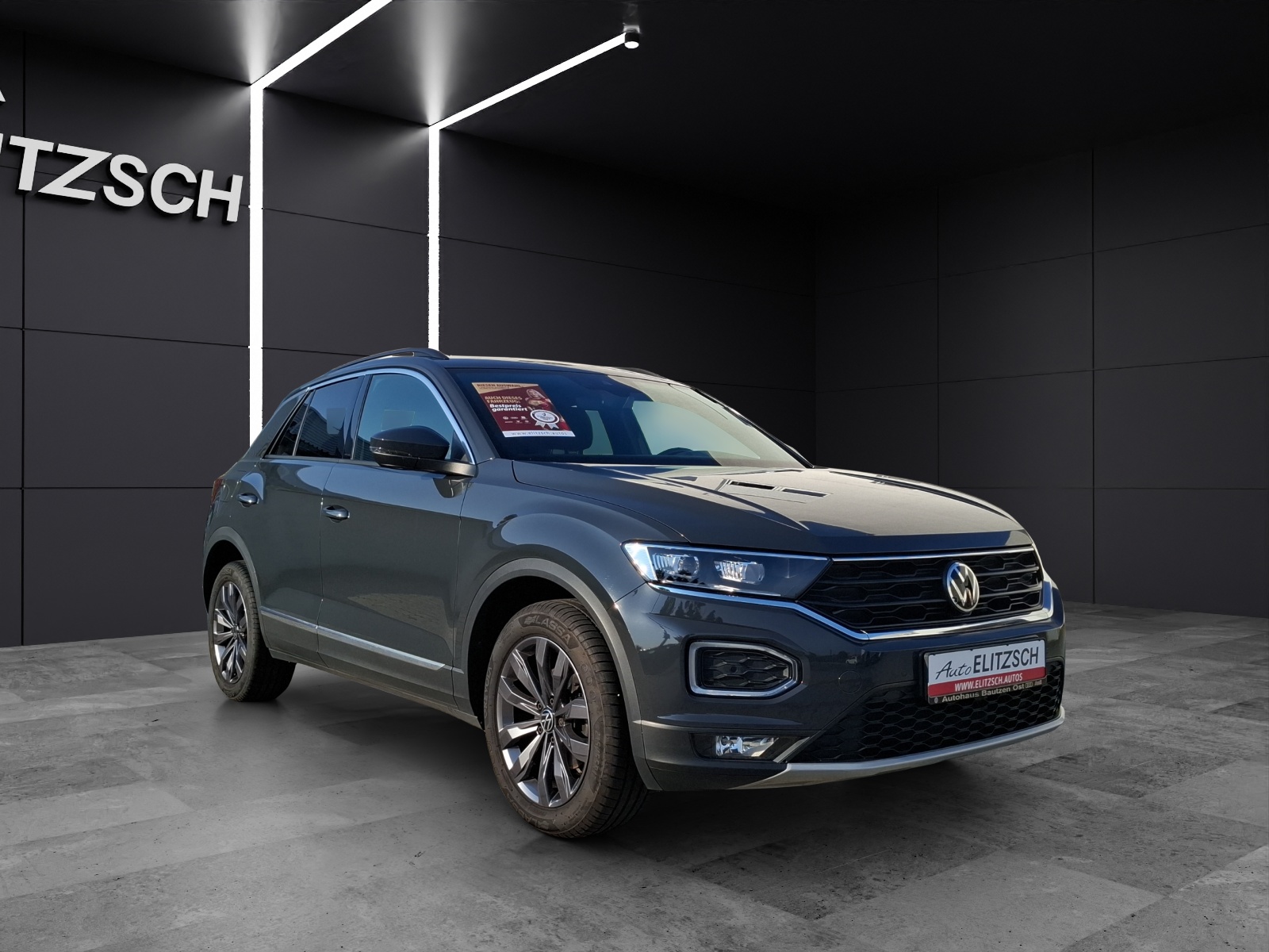 Fahrzeugabbildung Volkswagen T-Roc TSI Sport LED AHK ACC PDC SHZ