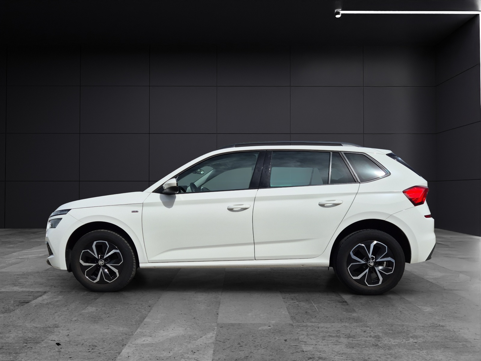 Fahrzeugabbildung SKODA Kamiq TSI Drive LED Navi AID GRA PDC SH LM