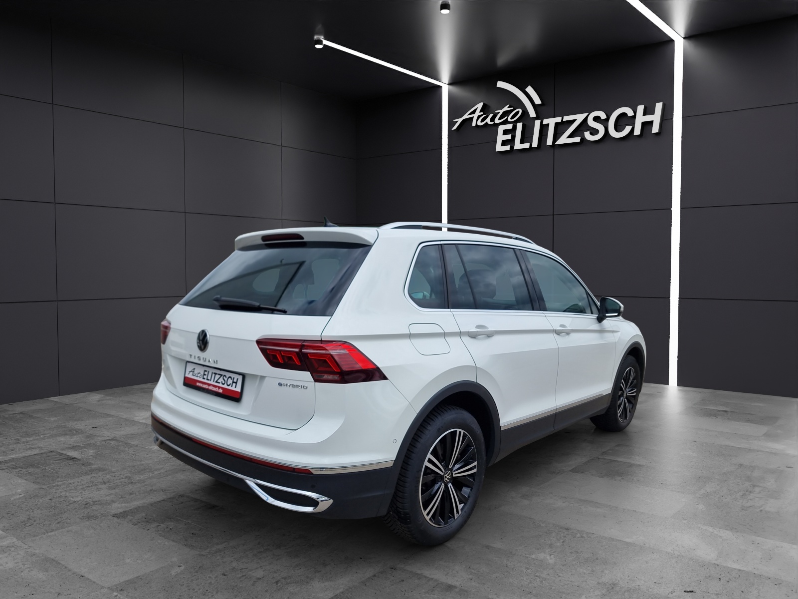 Fahrzeugabbildung Volkswagen Tiguan Elegance eHybrid DSG IQ.Light ACC 18