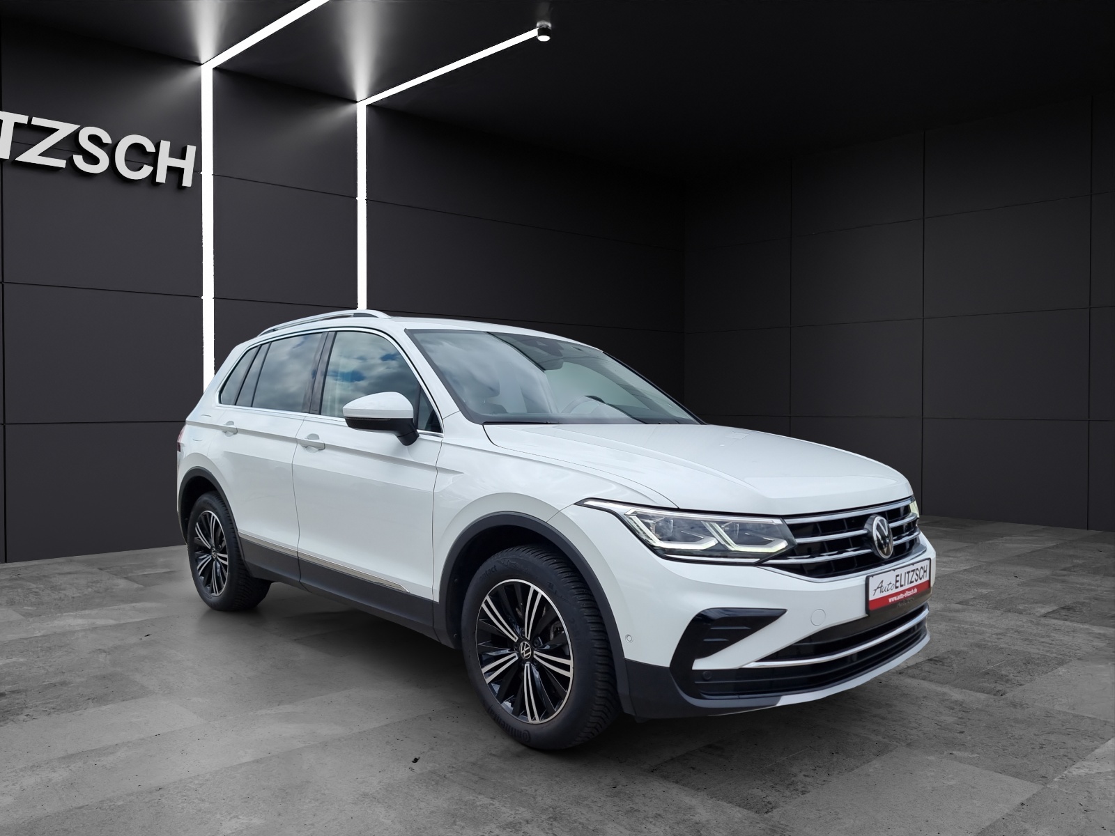 Fahrzeugabbildung Volkswagen Tiguan Elegance eHybrid DSG IQ.Light ACC 18
