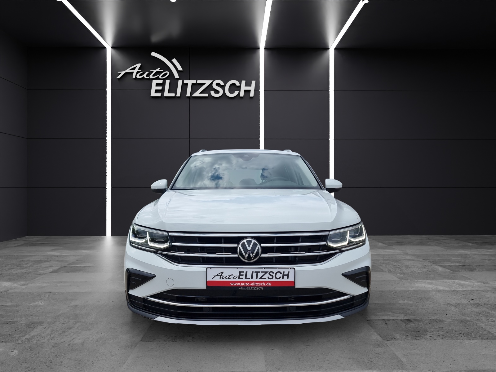 Fahrzeugabbildung Volkswagen Tiguan Elegance eHybrid DSG IQ.Light ACC 18