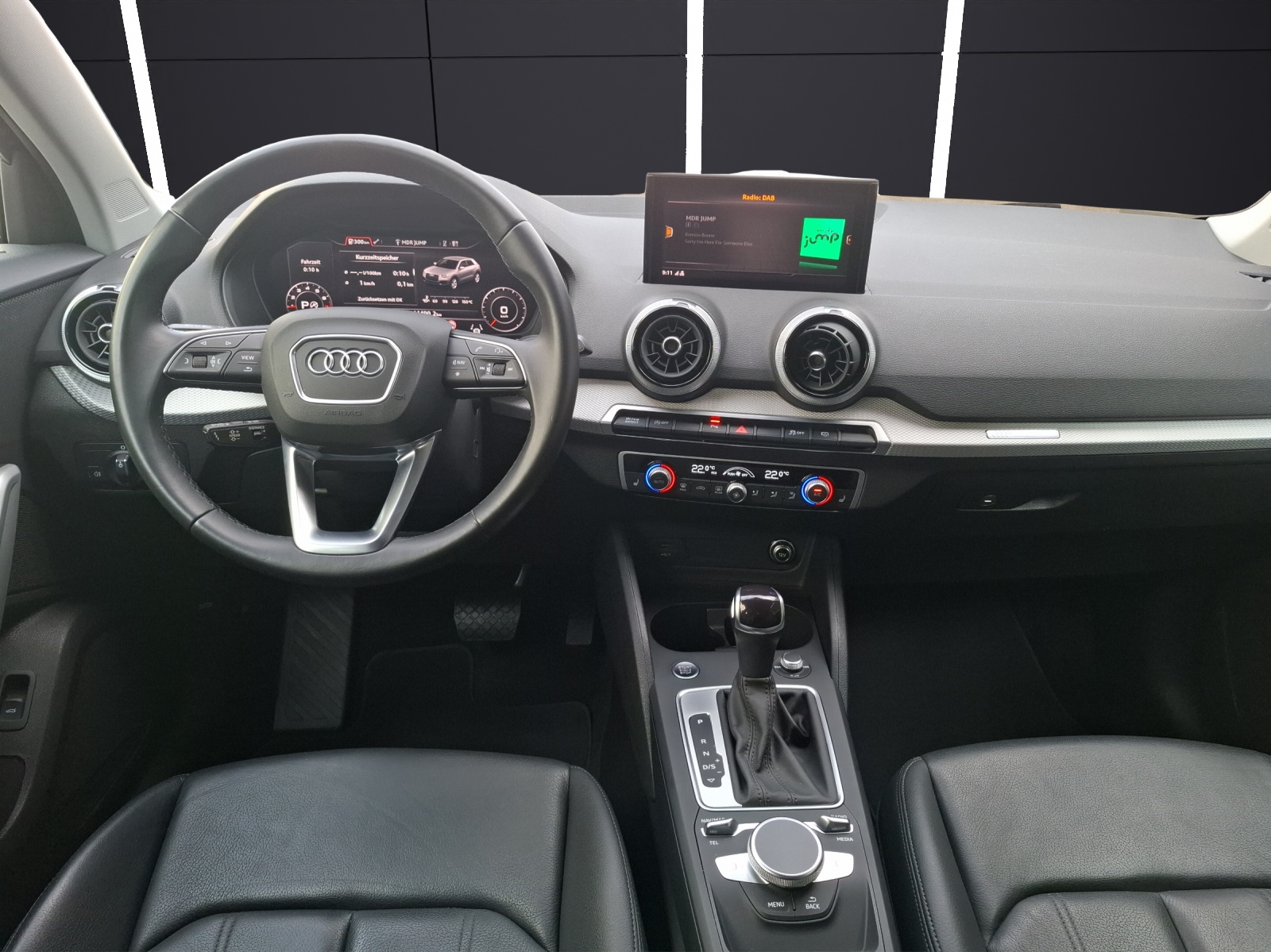 Fahrzeugabbildung Audi Q2 35 TFSI advanced S-tronic LED Navi AVC ACC RFK SH
