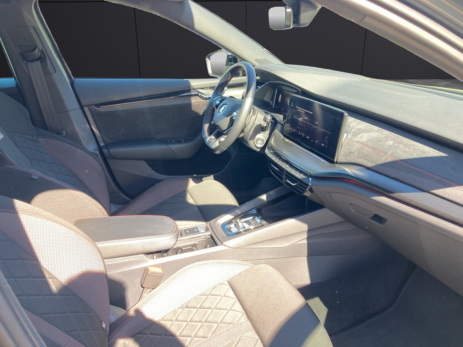 Fahrzeugabbildung SKODA Octavia Combi RS TDI DSG 4x4 Matrix AHK Navi Pano HUD ACC RFK 18
