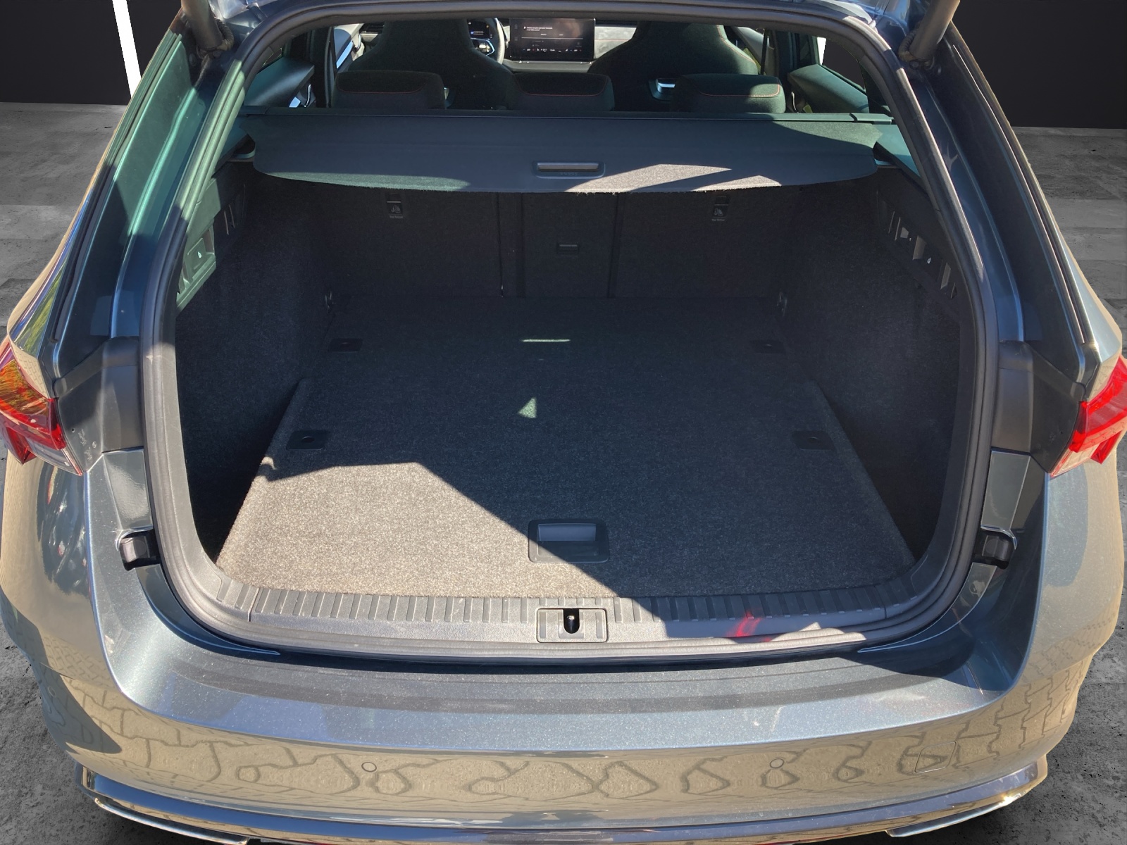 Fahrzeugabbildung SKODA Octavia Combi RS TDI DSG 4x4 Matrix AHK Navi Pano HUD ACC RFK 18