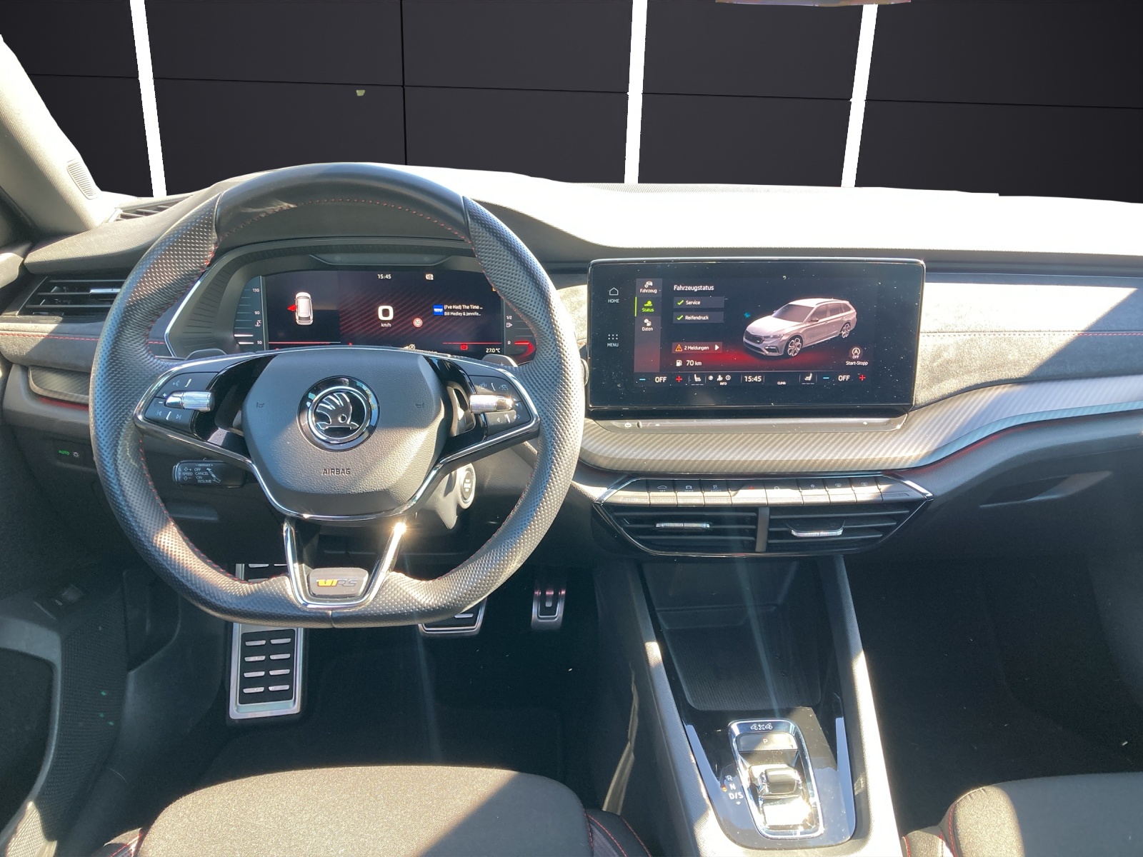 Fahrzeugabbildung SKODA Octavia Combi RS TDI DSG 4x4 Matrix AHK Navi Pano HUD ACC RFK 18