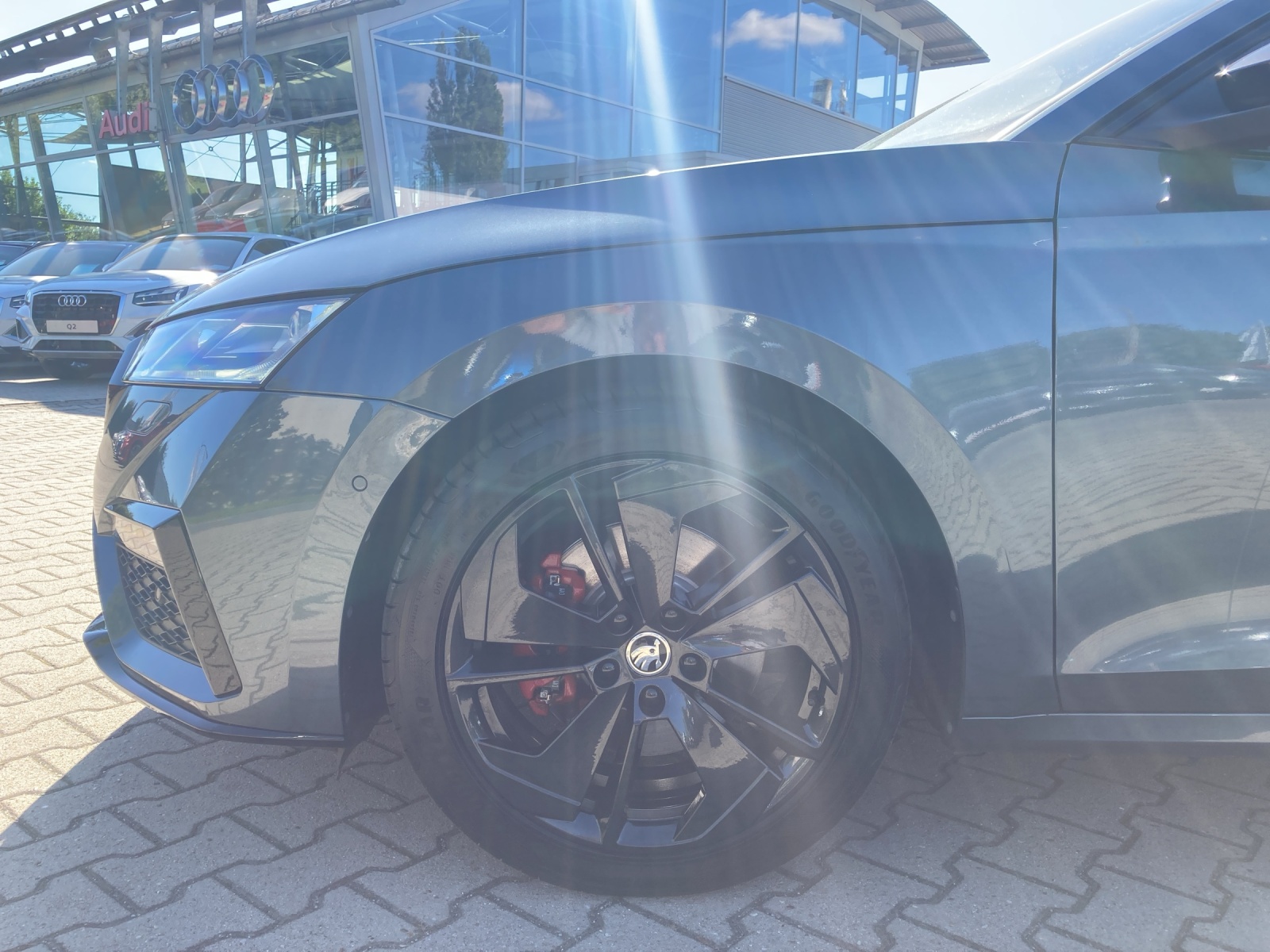 Fahrzeugabbildung SKODA Octavia Combi RS TDI DSG 4x4 Matrix AHK Navi Pano HUD ACC RFK 18