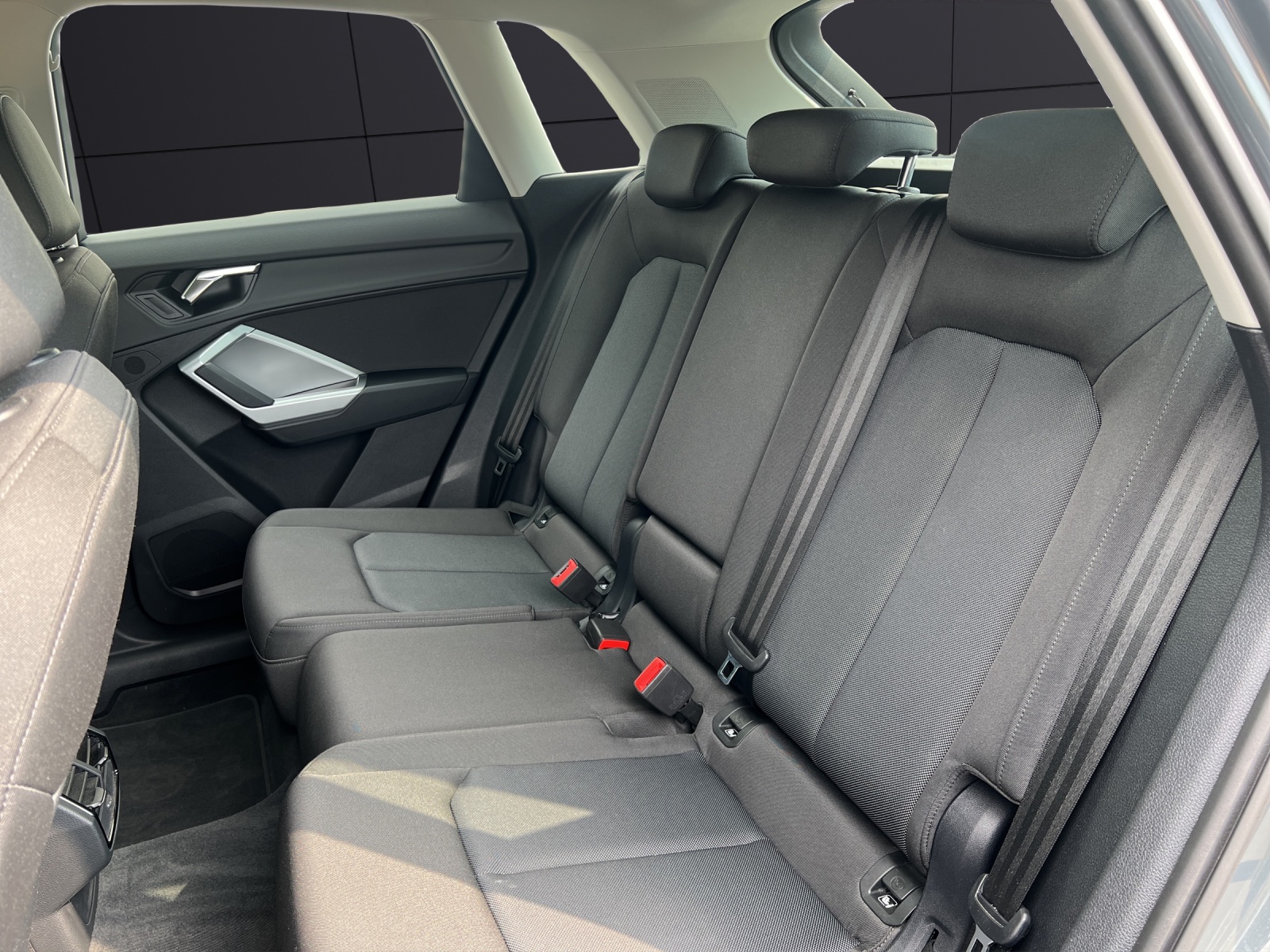 Fahrzeugabbildung Audi Q3 40 TFSI quattro LED AHK Navi AVC SHZ ACC Park-Assist