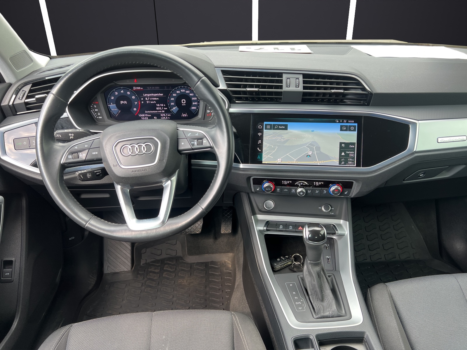 Fahrzeugabbildung Audi Q3 40 TFSI quattro LED AHK Navi AVC SHZ ACC Park-Assist