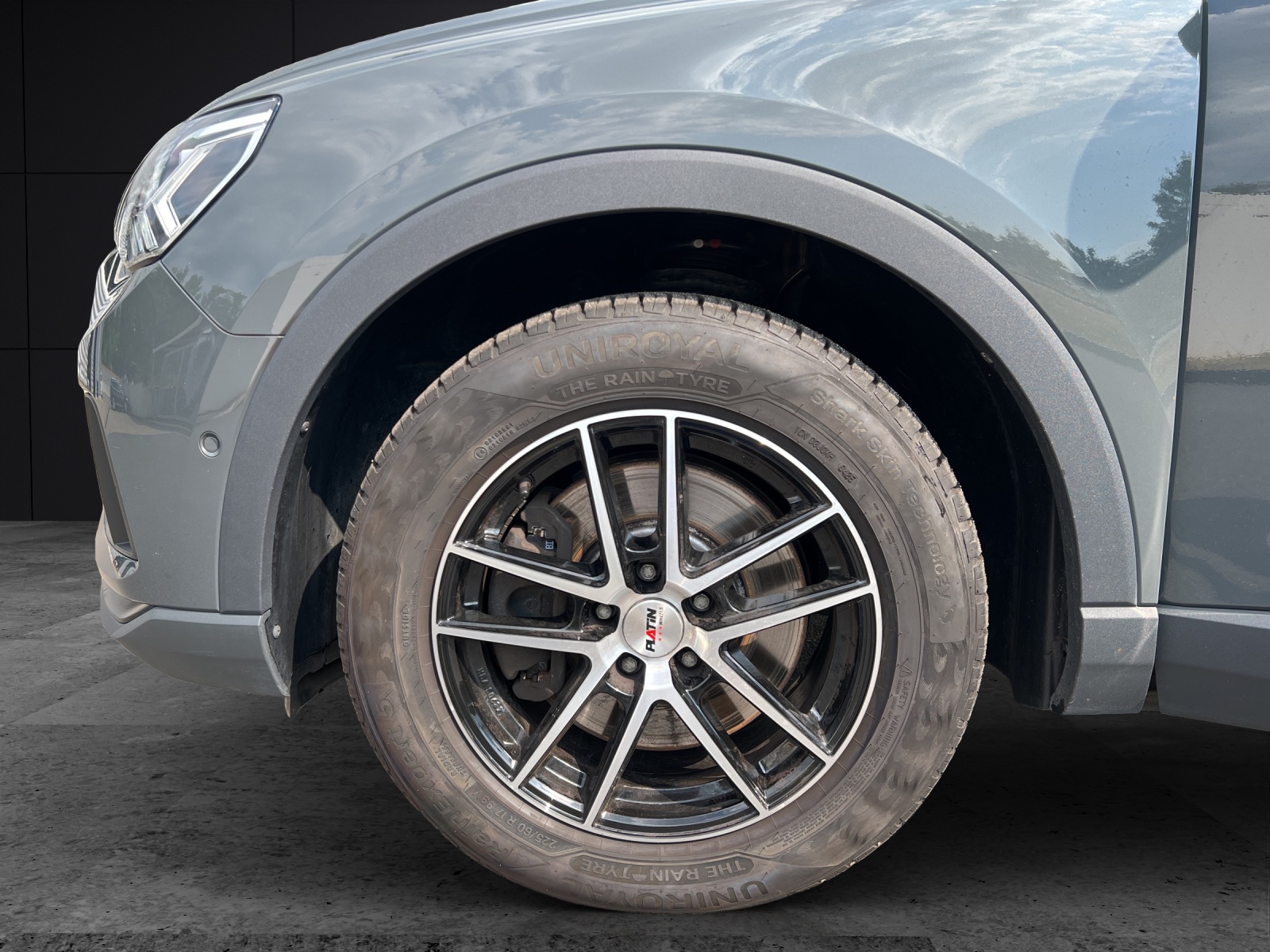Fahrzeugabbildung Audi Q3 40 TFSI quattro LED AHK Navi AVC SHZ ACC Park-Assist