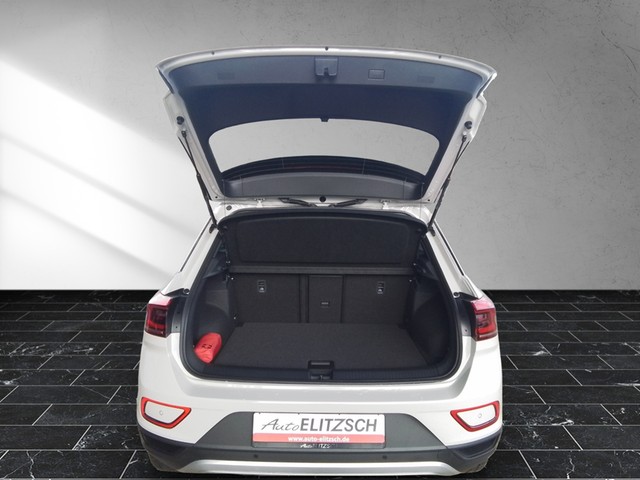 Fahrzeugabbildung Volkswagen T-Roc Move Matrix ACC PDC Climatronic AID SH LM