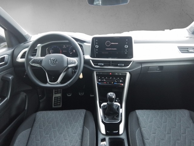 Fahrzeugabbildung Volkswagen T-Roc Move Matrix ACC PDC Climatronic AID SH LM