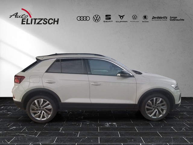 Fahrzeugabbildung Volkswagen T-Roc Move Matrix ACC PDC Climatronic AID SH LM