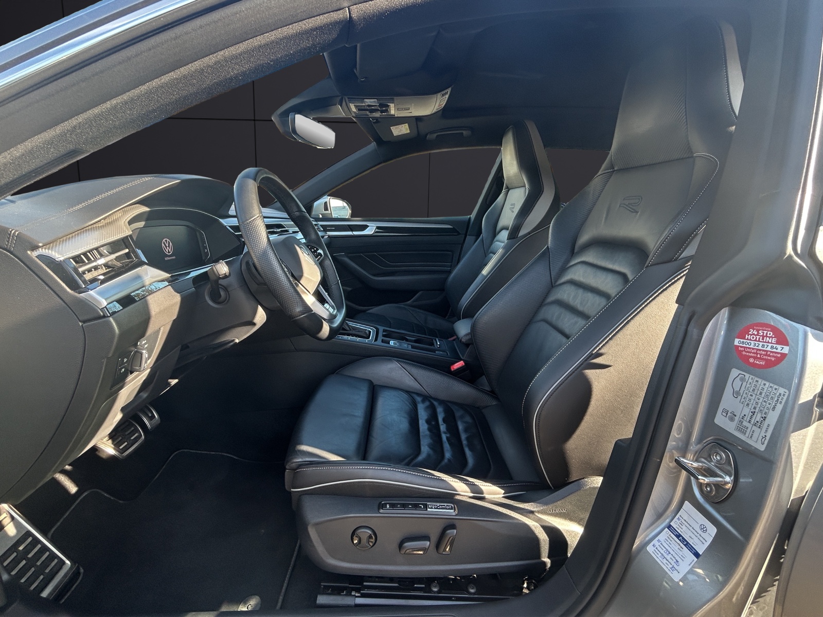 Fahrzeugabbildung Volkswagen Arteon SB R-Line 4M TSI DSG IQ.Light ACC AHK STH SH Pano Massage RearView AppConnect Ambiente Navi