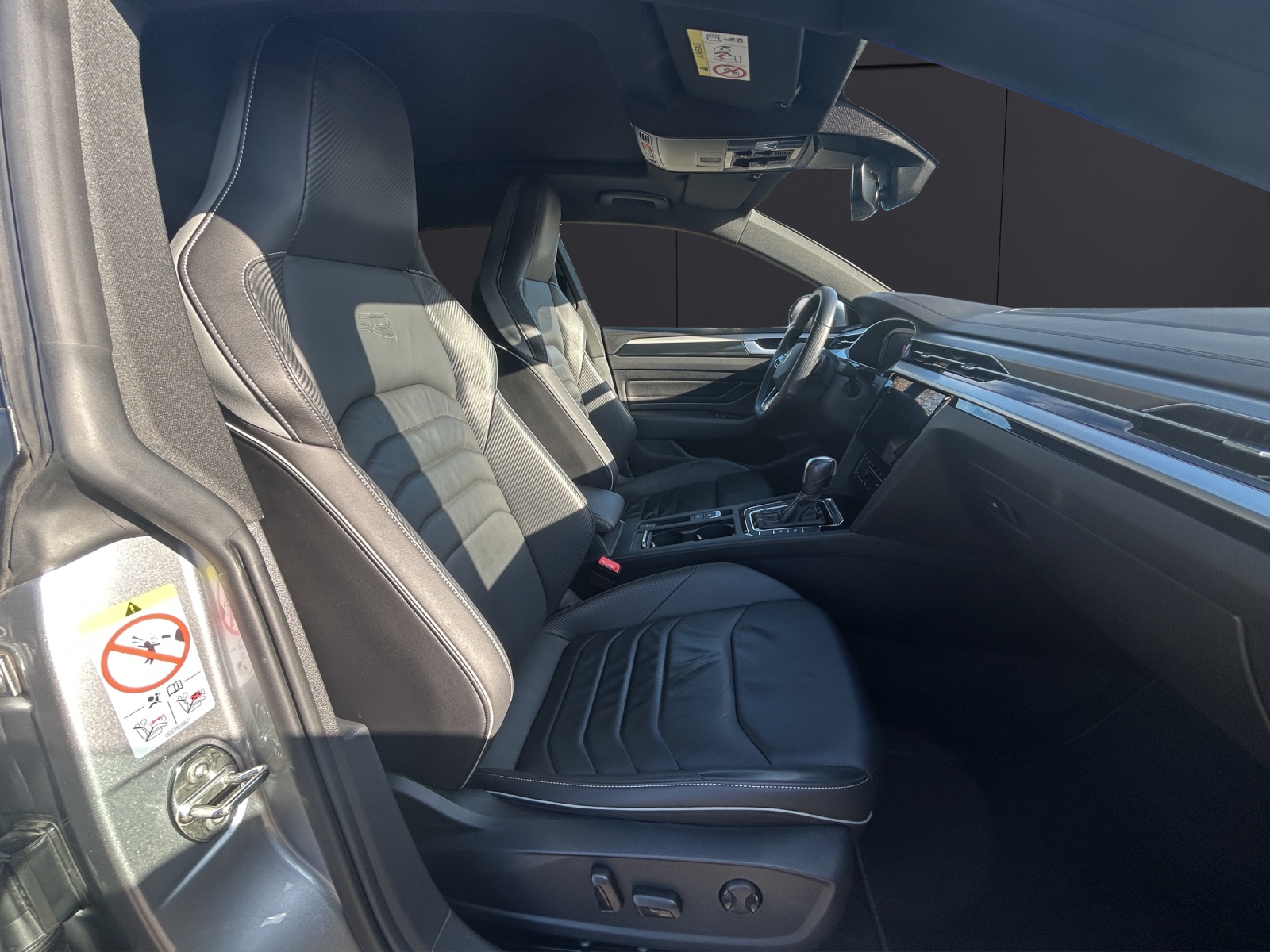 Fahrzeugabbildung Volkswagen Arteon SB R-Line 4M TSI DSG IQ.Light ACC AHK STH SH Pano Massage RearView AppConnect Ambiente Navi