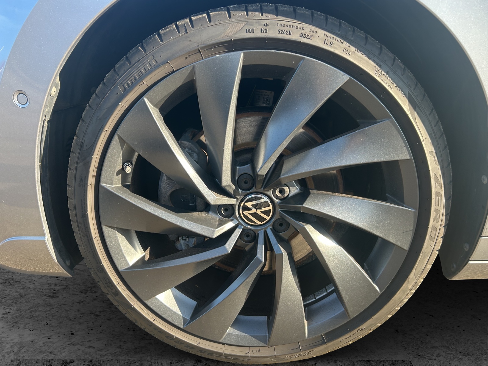 Fahrzeugabbildung Volkswagen Arteon SB R-Line 4M TSI DSG IQ.Light ACC AHK STH SH Pano Massage RearView AppConnect Ambiente Navi