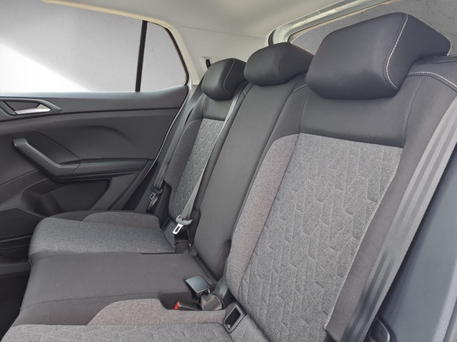 Fahrzeugabbildung Volkswagen T-Cross Move AHK Climatronic ACC PDC RFK SH LM