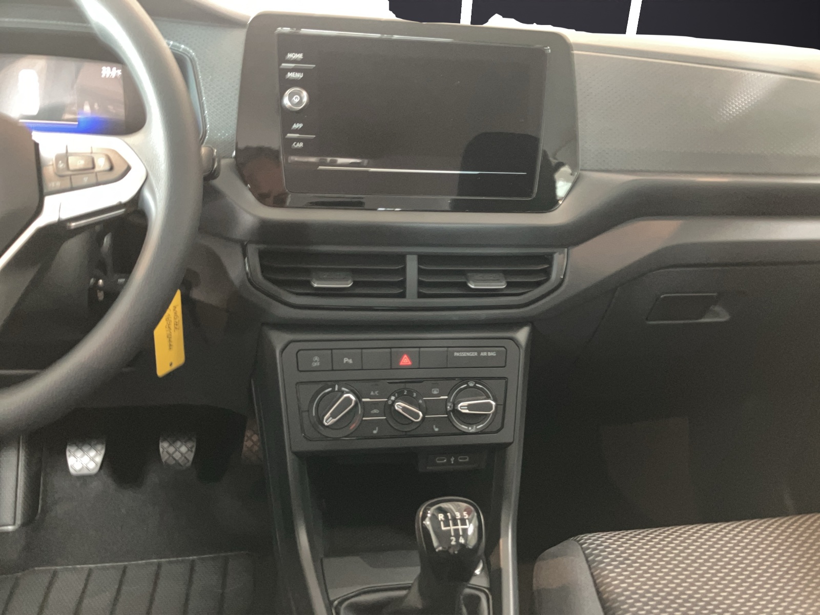 Fahrzeugabbildung Volkswagen T-Cross 1.0 TSI 70 kW LED AppConnect
